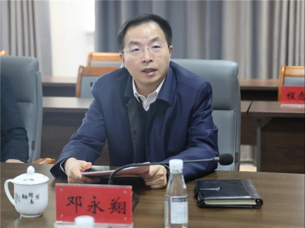 市委常委、常務(wù)副市長(zhǎng)鄧永翔現(xiàn)場(chǎng)調(diào)研城投集團(tuán)產(chǎn)業(yè)項(xiàng)目