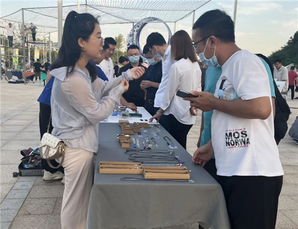興商貿(mào) 促消費(fèi) 惠民生！景德鎮(zhèn)這里的夜市很火爆！